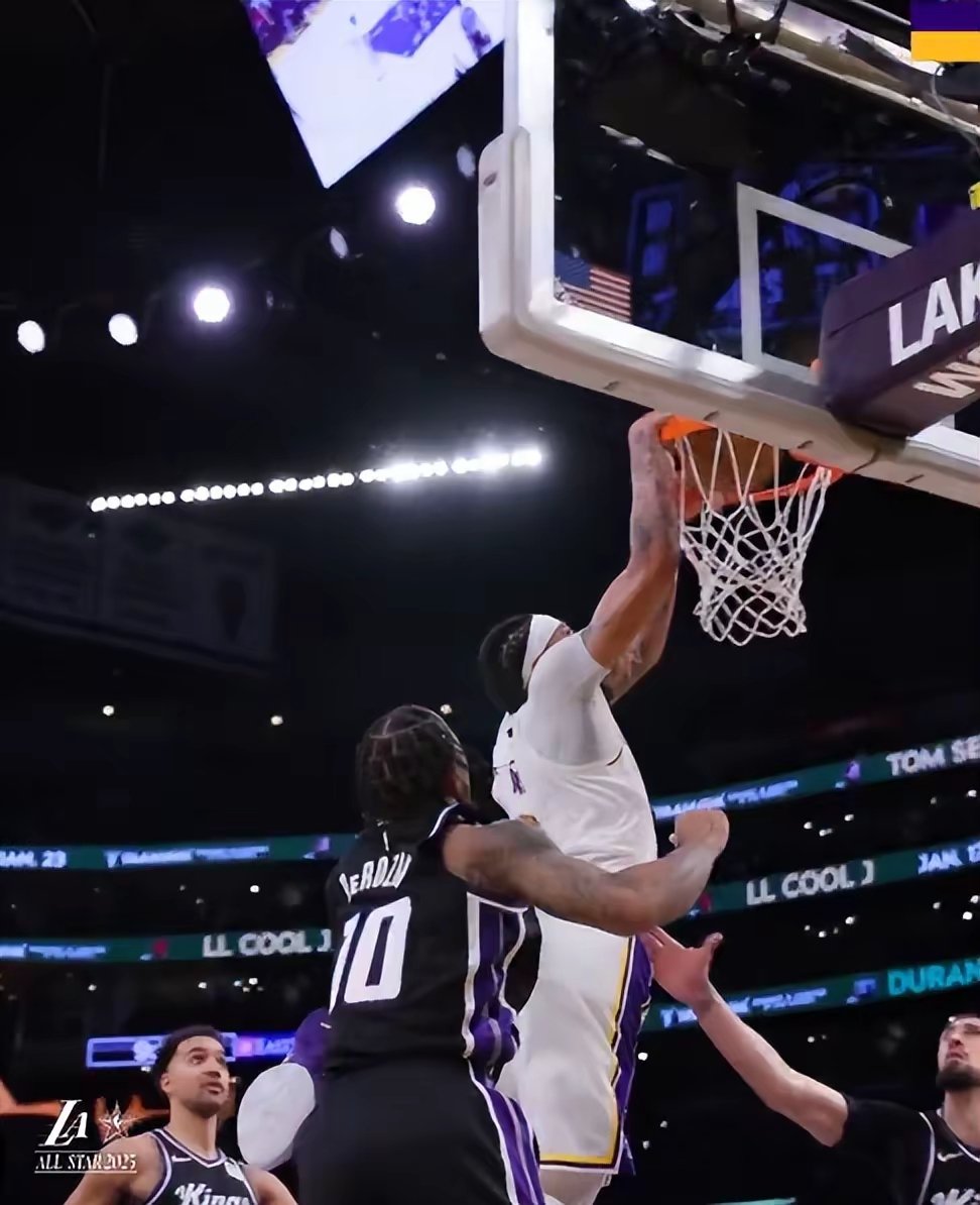 浓眉哥复出首战,绝杀战胜状态火爆,逆转取胜成为焦点! 浓眉哥复出首战,绝杀战胜状态火爆,逆转取胜成为焦点!