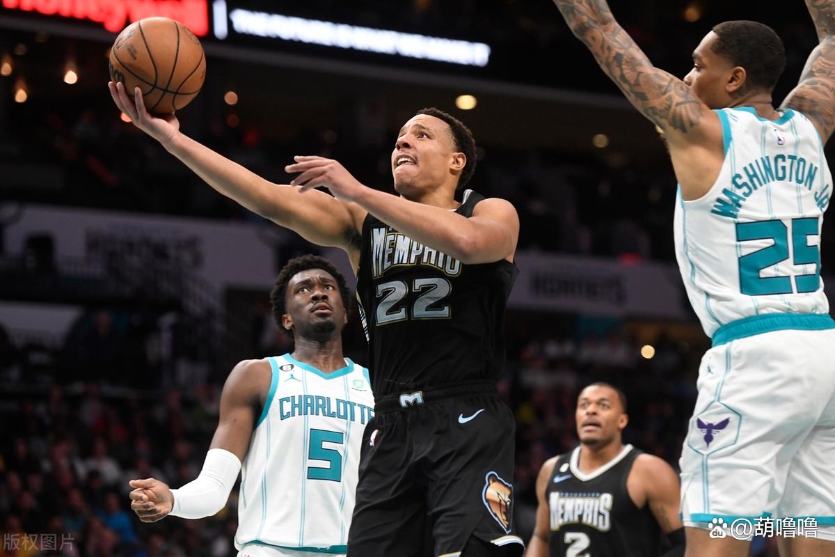 快船狂砍莫兰特分,引发争议迎来新赛季高光! 快船狂砍莫兰特分,引发争议迎来新赛季高光!