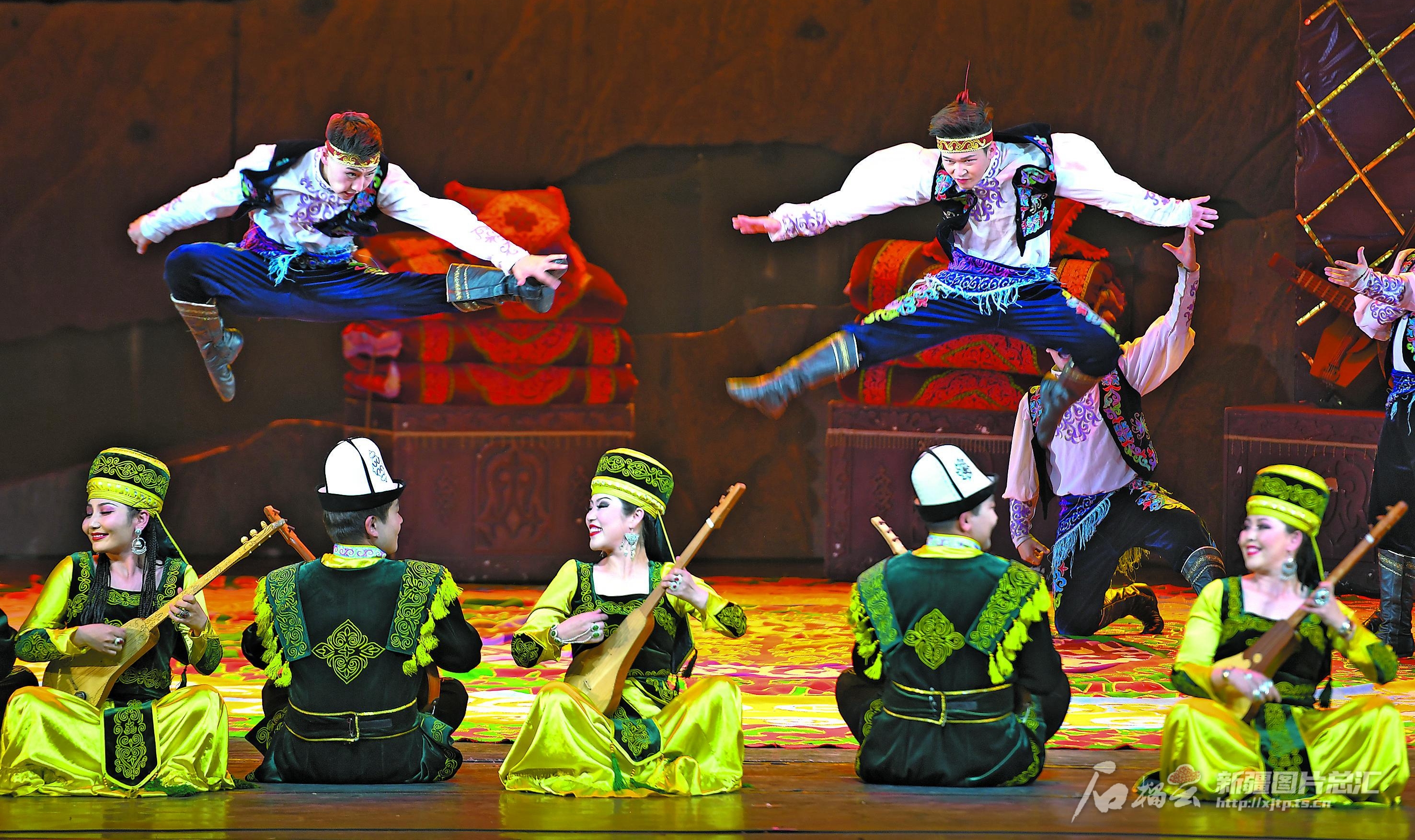 巴塞罗那观众热烈欢呼!,德布劳内迎来二十赛季出色发挥观众掌声雷动的简单介绍 巴塞罗那观众热烈欢呼!,德布劳内迎来二十赛季出色发挥观众掌声雷动的简单介绍